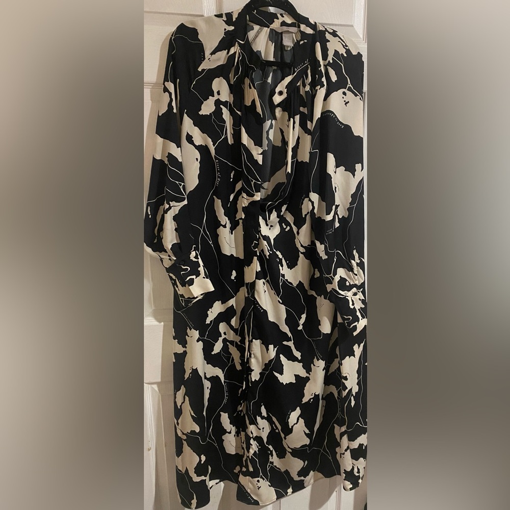 H&M Black and Cream Long Sleeve Dress